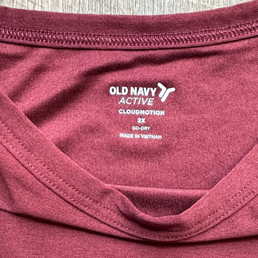 Old Navy Wine Red Boxy Cropped Tee - Picture 2 of 7